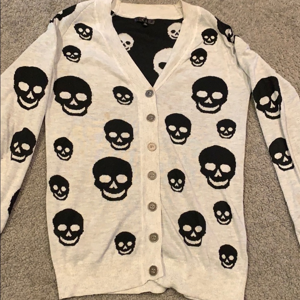 Skull sweater